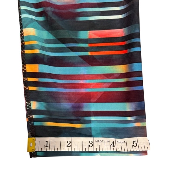 Athleta Sonar Capri Active Leggings Mid Rise Woman’s Size Medium - Picture 12 of 14